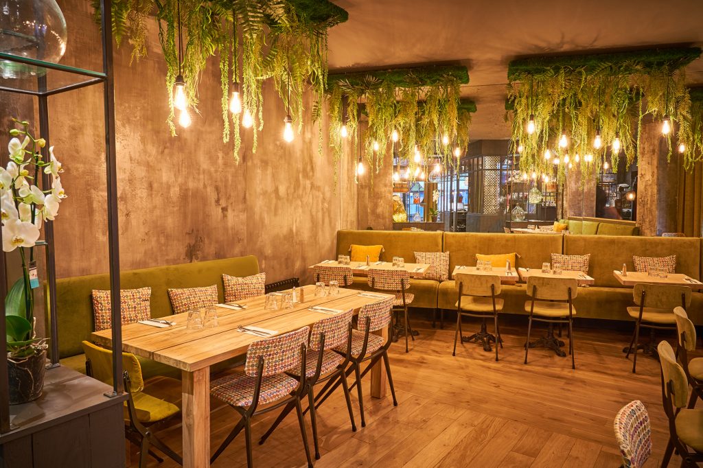 salle du restaurant casabea proche merciere lyon 2